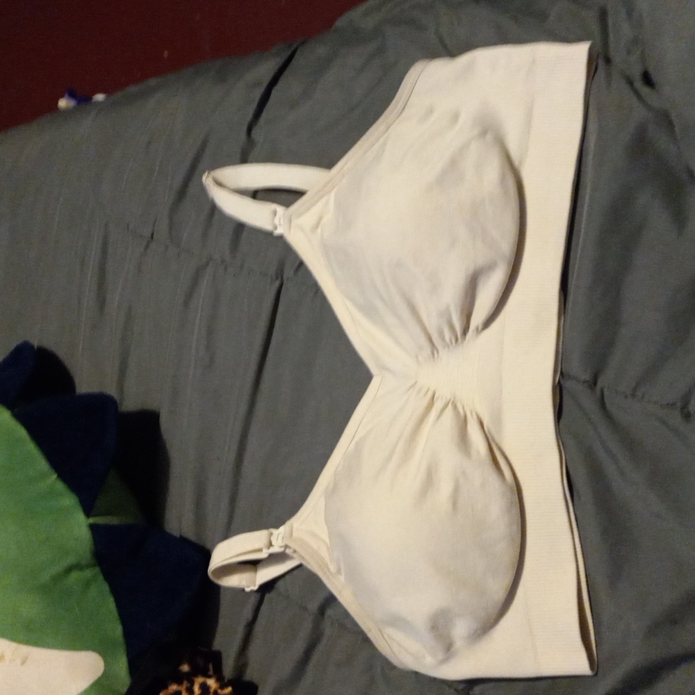 Breastfeeding bra